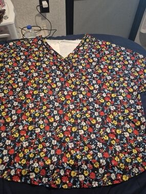 DOLNINE Women's Pullover VIBRANT!  Multicolor Floral Top Plus Size 5XL - New!!!